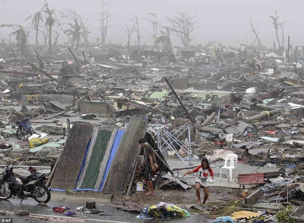 Siêu bão Haiyan: Nỗi đau xé lòng của những người ở lại 5