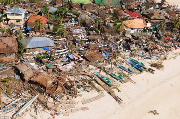 Siêu bão Haiyan: Nỗi đau xé lòng của những người ở lại 4