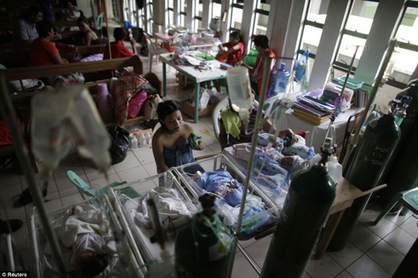Cô bé 13 tuổi mắc kẹt cùng thi thể cả gia đình suốt 6 ngày sau bão Haiyan 3