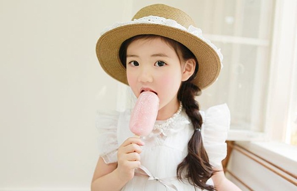 Cô bé có vẻ đẹp thiên thần gây "sốt" mạng xã hội Hàn Quốc 8