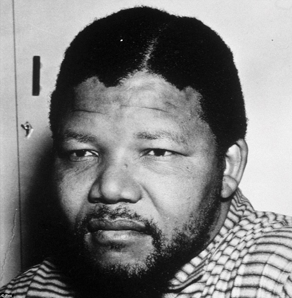 Cuộc đời cựu Tổng thống Nam Phi Mandela qua ảnh 4