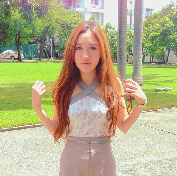 Ngắm c&ocirc; con g&aacute;i xinh đẹp của cựu Bộ trưởng Th&aacute;i Lan 10