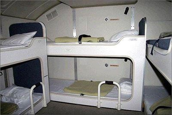 Cận cảnh phòng ngủ trên máy bay của các nữ tiếp viên hàng không 5