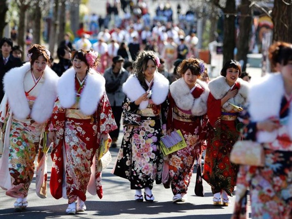 Thiếu nữ Nhật rạng rỡ trong ngày lễ trưởng thành 12