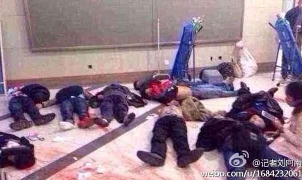 Xác người nằm la liệt trong cuộc tấn công đẫm máu tại ga Trung Quốc 1