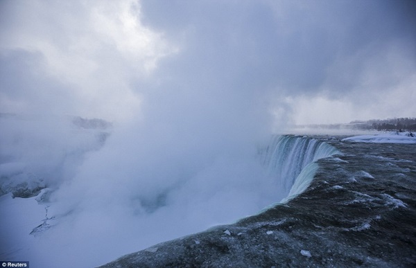 Thác Niagara lại hóa băng trong cái lạnh -13 độ C 12