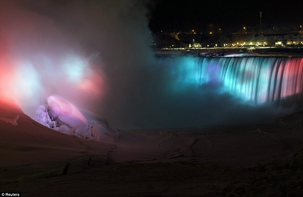 Thác Niagara lại hóa băng trong cái lạnh -13 độ C 4