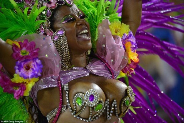 Choáng ngợp trước lễ hội Carnival rực rỡ sắc màu 23