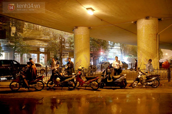 Hà Nội: Mưa lớn khiến nhiều tuyến phố chính ngập úng 3