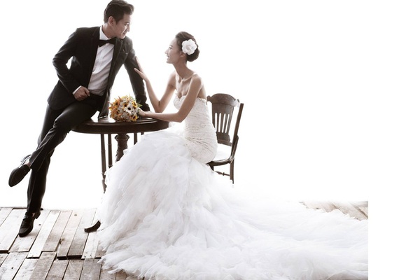 L&ecirc; Th&uacute;y t&igrave;nh tứ chụp ảnh cưới c&ugrave;ng chồng tương lai điển trai 11