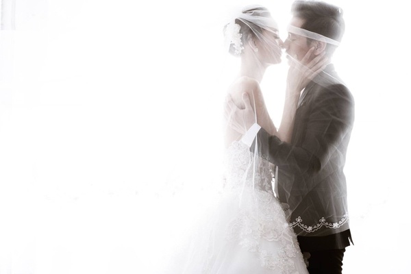 L&ecirc; Th&uacute;y t&igrave;nh tứ chụp ảnh cưới c&ugrave;ng chồng tương lai điển trai 13