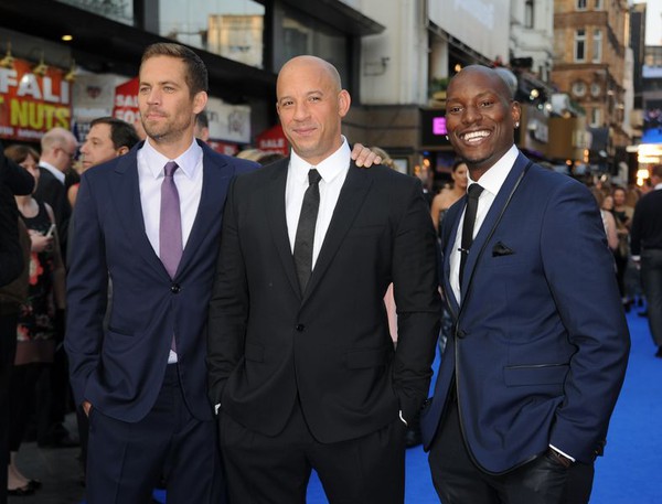 "Fast & Furious 6" ra mắt bằng dàn siêu xe sặc sỡ 8