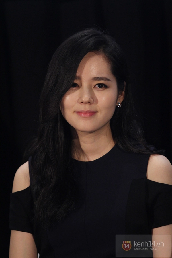 Han Ga In chu môi cực yêu trong họp báo tại Việt Nam 11