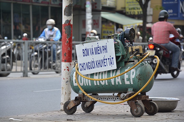 Những tấm biển thông báo ấm áp tình người giữa Sài Gòn hoa lệ 9