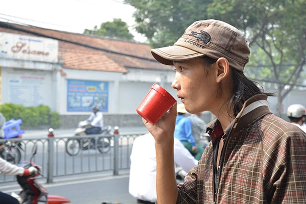 Những tấm biển thông báo ấm áp tình người giữa Sài Gòn hoa lệ 12