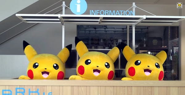 Giới trẻ H&agrave;n Quốc h&aacute;o hức với m&agrave;n diễu h&agrave;nh Pikachu ở Seoul 2