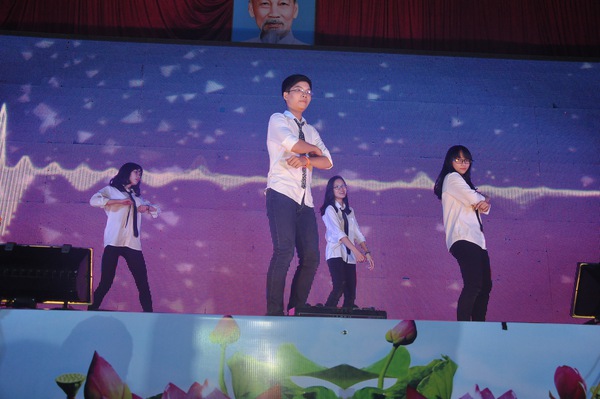 Gương mặt xuất sắc nhất của teen Kim Li&ecirc;n 2014 đ&atilde; lộ diện 8