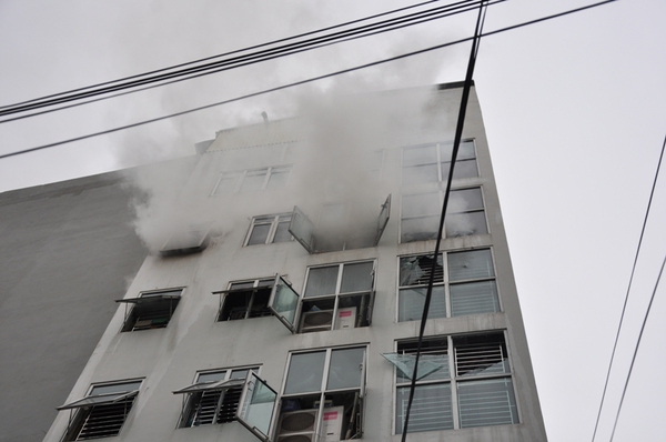 Hà Nội: Cháy quán Karaoke 7 tầng, nhiều người hoảng loạn 5