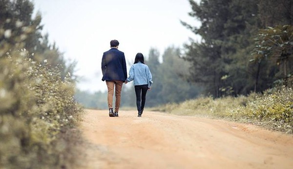 Th&ecirc;m một cặp đ&ocirc;i đũa lệch ch&agrave;ng 1m85 n&agrave;ng 1m50 17