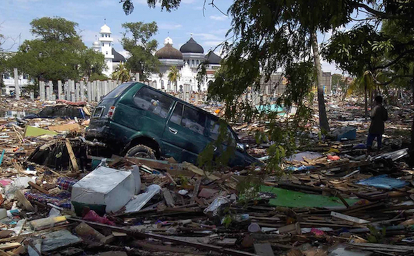 Loạt ảnh Indonesia 10 năm sau trận s&oacute;ng thần khiến h&agrave;ng trăm ngh&igrave;n người thiệt mạng 21