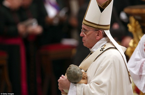 Những hình ảnh đẹp trong lễ Giáng sinh ở nhà thờ Thánh Peter, Vatican 4 Những hình ảnh đẹp trong lễ Giáng sinh ở nhà thờ Thánh Peter, Vatican 4