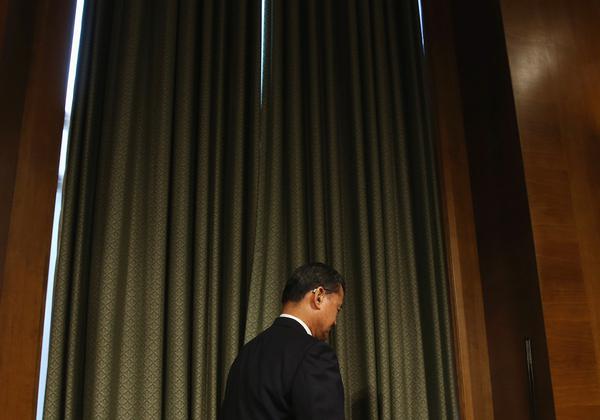 Tổng thống Obama &ocirc;m y t&aacute; Nina Phạm l&agrave; khoảnh khắc ấn tượng trong năm của Mỹ 5