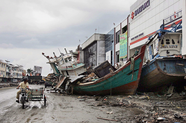 Loạt ảnh Indonesia 10 năm sau trận s&oacute;ng thần khiến h&agrave;ng trăm ngh&igrave;n người thiệt mạng 7