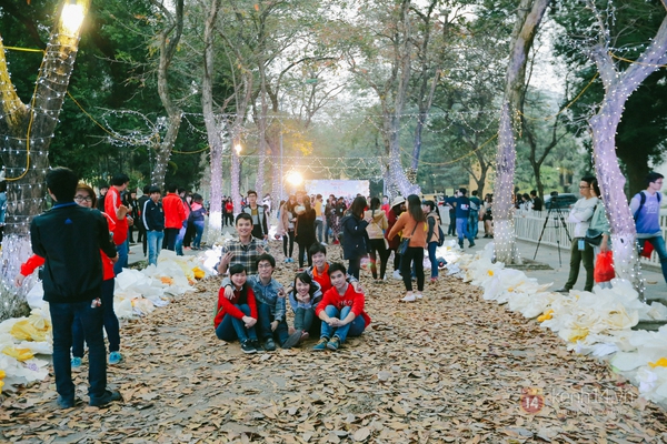 Teen Hà thành nhảy flashmob trên con đường tình yêu lãng mạn ở Hà Nội 2