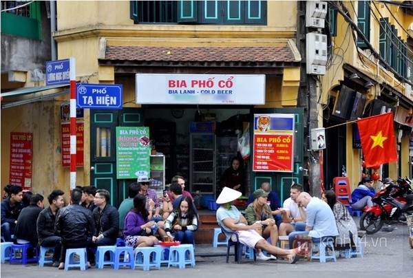 Thú vị cảnh "Tây ba lô" thích thú tận hưởng ngày đầu năm mới tại Hà Nội 15