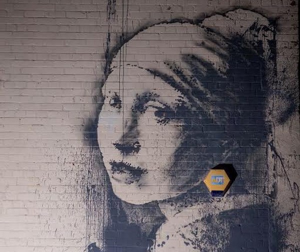 Banksy - Nghệ sĩ graffiti hay anh hùng giấu mặt của nghệ thuật đương đại  1