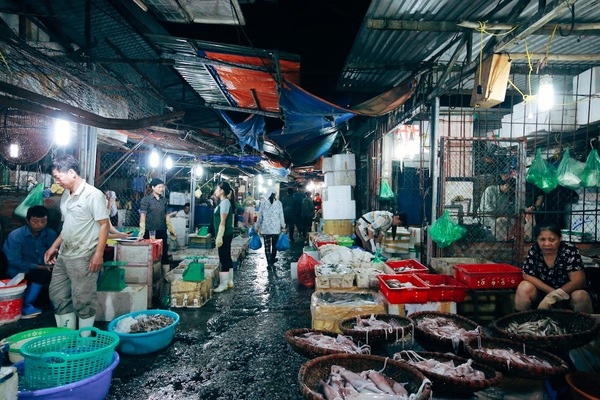 Ngắm một H&agrave; Nội rất đẹp qua ch&ugrave;m ảnh ở những khu chợ nổi tiếng! 26