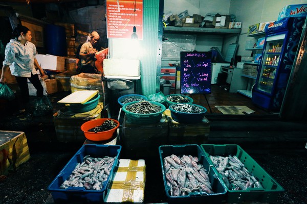 Ngắm một H&agrave; Nội rất đẹp qua ch&ugrave;m ảnh ở những khu chợ nổi tiếng! 29