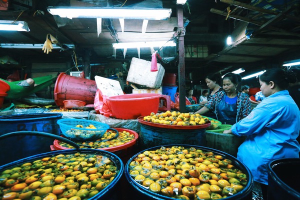 Ngắm một H&agrave; Nội rất đẹp qua ch&ugrave;m ảnh ở những khu chợ nổi tiếng! 30