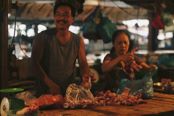 Ngắm một H&agrave; Nội rất đẹp qua ch&ugrave;m ảnh ở những khu chợ nổi tiếng! 15
