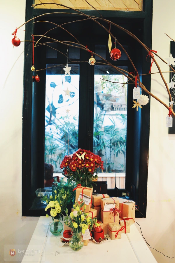 Những cửa hàng, quán cafe trang trí đẹp nhất mùa Noel năm nay ở Hà Nội 16