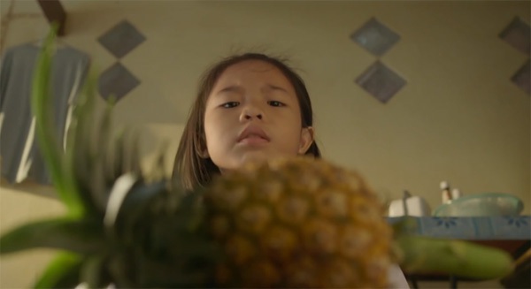 Câu chuyện cảm động về cô bé hiếu thảo trong clip quảng cáo của Thái Lan 4