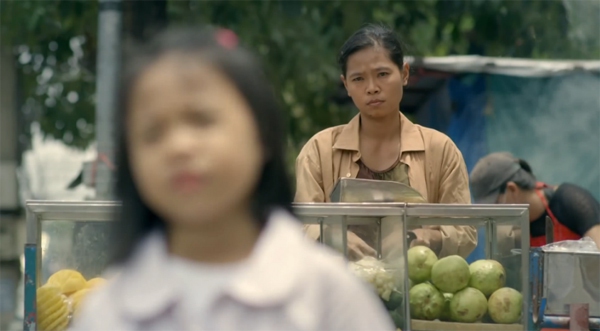 Câu chuyện cảm động về cô bé hiếu thảo trong clip quảng cáo của Thái Lan 2