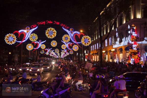 Chùm ảnh: Sài Gòn đẹp lung linh chào Noel và năm mới 2015 1