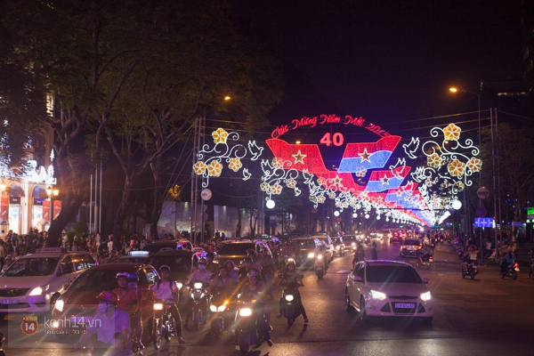 Chùm ảnh: Sài Gòn đẹp lung linh chào Noel và năm mới 2015 5