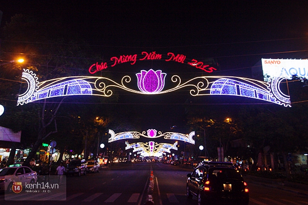 Chùm ảnh: Sài Gòn đẹp lung linh chào Noel và năm mới 2015 14