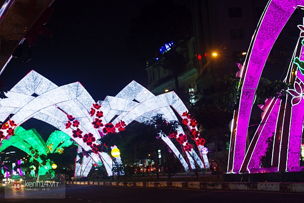 Chùm ảnh: Sài Gòn đẹp lung linh chào Noel và năm mới 2015 13