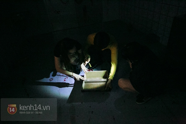 Giới trẻ 2 miền "sốt" tr&agrave;o lưu game nhập vai Escape The Room 16