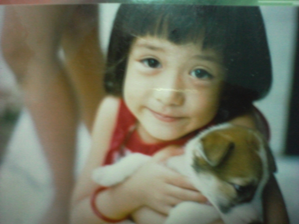 Soi ảnh ng&agrave;y b&eacute; cực cute của c&aacute;c hot girl 50