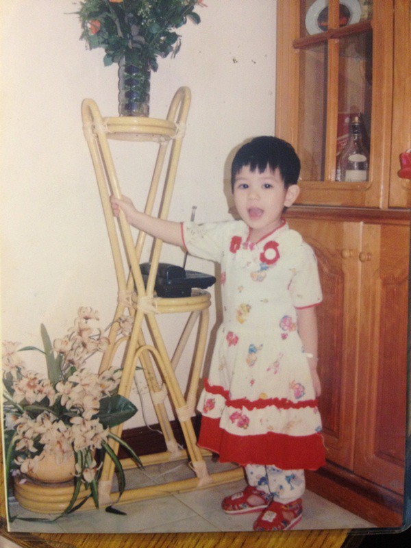 Soi ảnh ng&agrave;y b&eacute; cực cute của c&aacute;c hot girl 22