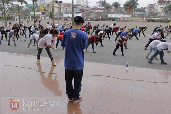 Teen Hà Nội chuẩn bị cho màn flashmob hoành tráng đêm Giao thừa 1