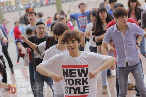 Teen Hà Nội chuẩn bị cho màn flashmob hoành tráng đêm Giao thừa 6