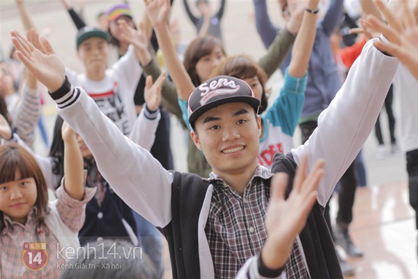 Teen Hà Nội chuẩn bị cho màn flashmob hoành tráng đêm Giao thừa 9
