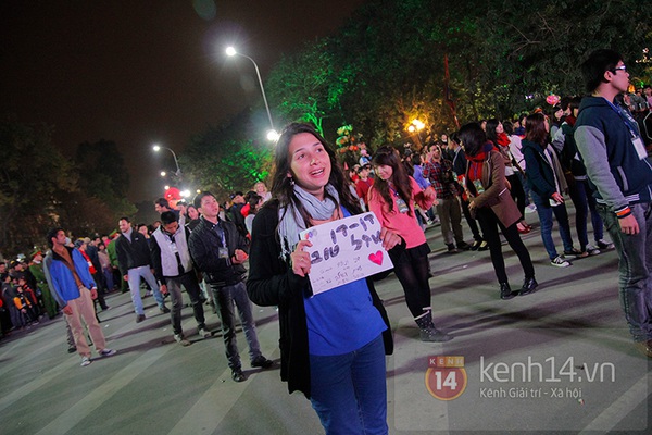 Hà Nội: Sôi động màn nhảy flashmob hoành tráng đêm giao thừa 15