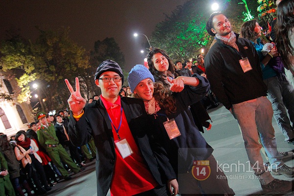 Hà Nội: Sôi động màn nhảy flashmob hoành tráng đêm giao thừa 13