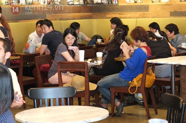 Chùm ảnh: Giật mình kiểu cafe "ngồi cùng nhau nhưng việc ai nấy làm" 11